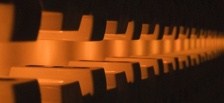Palermo, se due artisti accendono la luce
