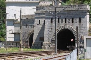 Galleria Sempione, cessato allarme<br />Nessuna traccia della bomba