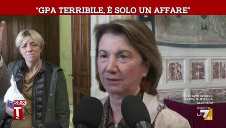 Gpa reato universale, Roccella: "Anche i medici devono segnalare sospette maternità surrogate"
