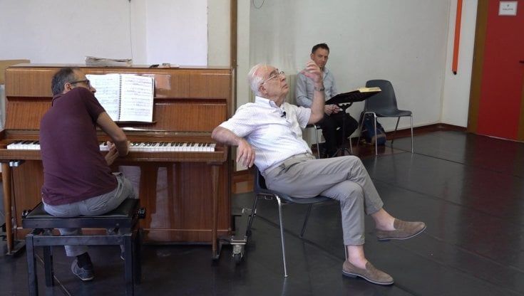 Il maestro Leone Magiera: "A 88 anni, dopo Pavarotti, scopro ancora voci nuove. Vi spiego come"