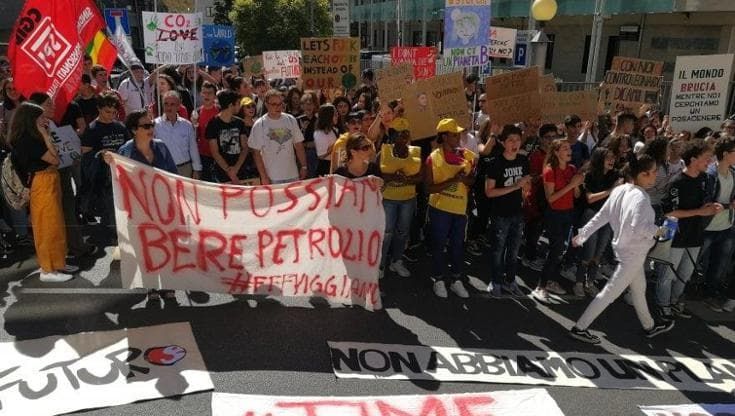 Potenza, domani manifestazione degli studenti: "Il sud sta cadendo a pezzi"