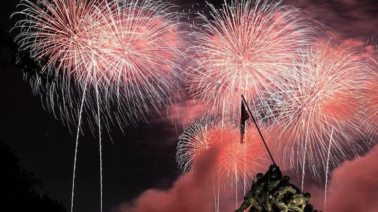 250 anni degli Usa, polemica per i fuochi più grandi di sempre: sono italiani