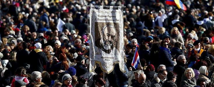 Giubileo, l'omaggio di papa Francesco a Padre Pio: "La sua goccia è diventata un grande fiume"