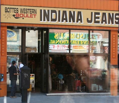 ''Indiana Jeans'': quando il nome del negozio è geniale 