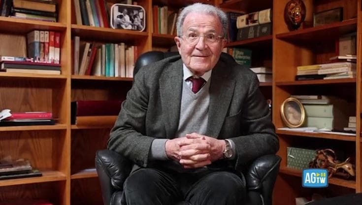 Bologna per l'Europa, il video di Prodi: "Corriamo verso il futuro, c'è fretta, non c'è più tempo"