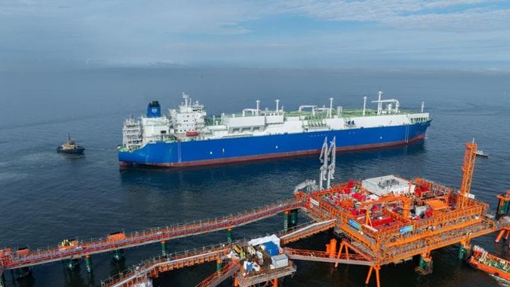 Snam: nave rigassificatore BW Singapore pronta a entrare in esercizio