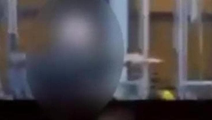 Donna accoltellata sul bus, l’aggressore: “Ho scelto vittima a caso per vendicarmi di una truffa”