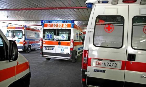 Resti organici in un sacchetto via Servais, ma è solo carne avariata