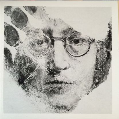 "Mano-stamping": dal palmo alla carta, i ritratti dell'insegnante d'arte