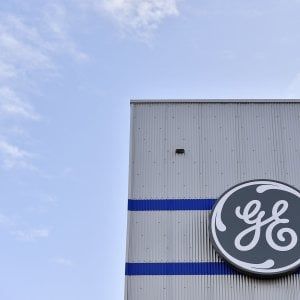 GE, avanti la ristrutturazione: pronta la cessione dei motori industriali