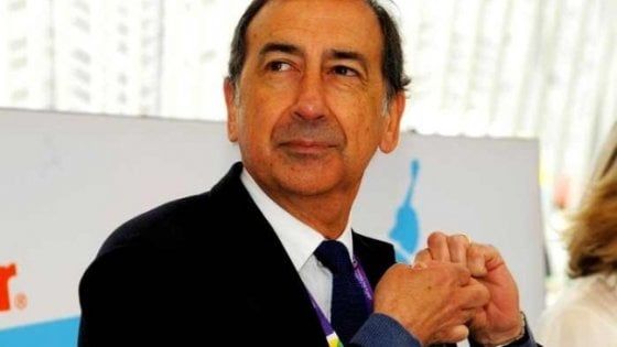 Lite sui negozi chiusi di domenica, Sala scrive all'ex sindaco di Avellino: “Niente contro di voi”