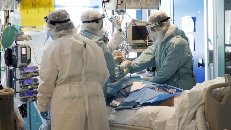 Covid, in Piemonte scendono sotto la soglia di allarme i ricoveri sia in terapia intensiva che nei reparti ordinari