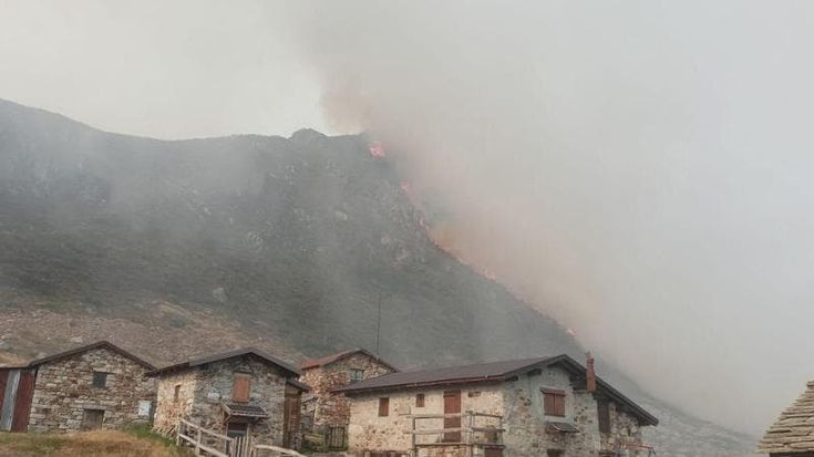 In Piemonte gli incendi divorano 2500 ettari di bosco. Boom di polveri sottili