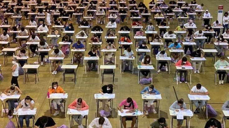 Test di medicina, lo strano caso del boom di 90 e di un punteggio minimo altissimo