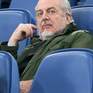  Napoli, continua la linea dura di De Laurentiis: ancora ritiro e silenzio stampa