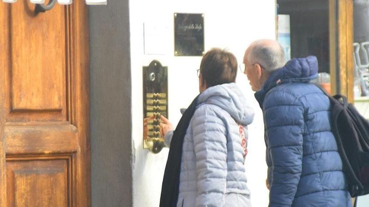 Affitti d’oro a turisti in magazzini e depositi mercato senza controllo