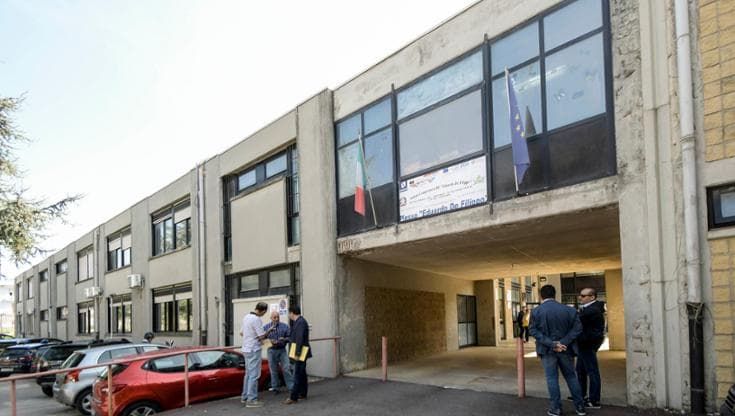 Napoli, a Ponticelli due scuole chiuse per impianto fognario rotto. I genitori: “Comune assente”