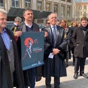 "Libertà per Nasrin Sotoudeh": a Bari la manifestazione degli avvocati davanti al tribunale