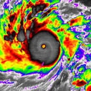 Filippine, il tifone Hagupit dovrebbe toccare terra domani, c'&egrave; paura in tutto il Paese