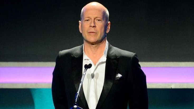 Bruce Willis, peggiorano le condizioni dell’attore: non può più parlare né muoversi