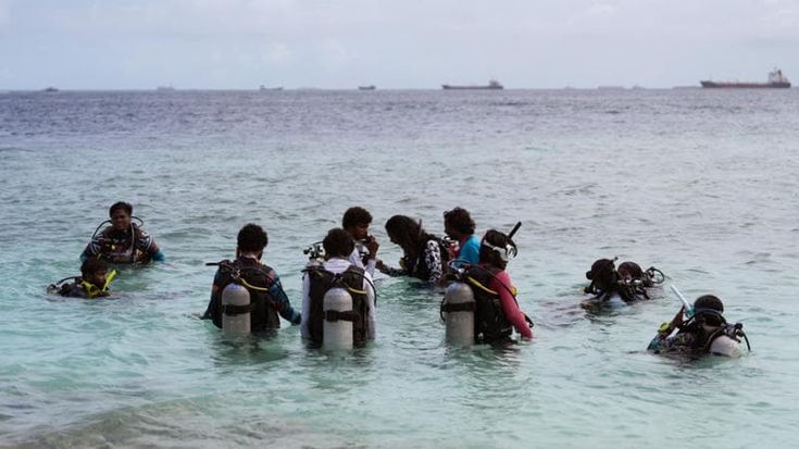 Maldive, video e oggetti recuperati: fine missione per i finlandesi