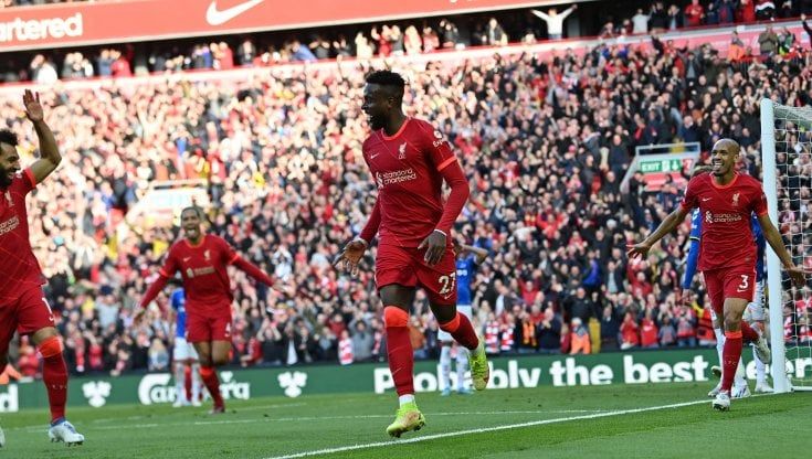 Il Liverpool vince 2-0 il derby con l'Everton e risponde al City