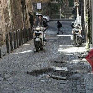 Viaggio nella città delle buche