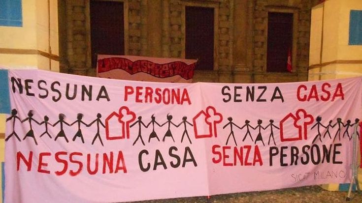 Sfratti, restano senza casa tre famiglie con bambini. Il presidio del Sicet: “A Milano situazione sempre più drammatica”