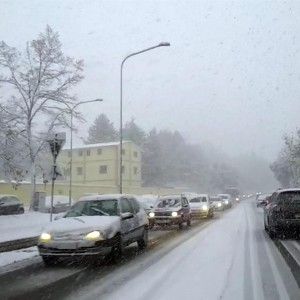 Allerta meteo al centrosud, auto e tir bloccati in Molise. In Abruzzo previsto un metro di neve. Temperature sotto zero