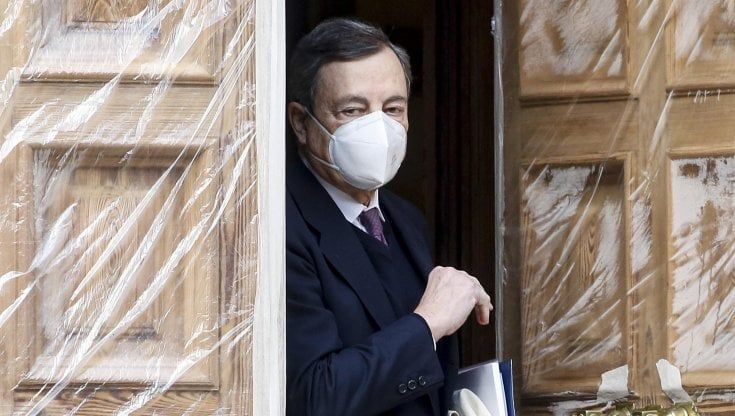 Sondaggi, Draghi piace a oltre sei italiani su dieci. Meloni seconda nel borsino dei leader con FdI che sale al 17,4%