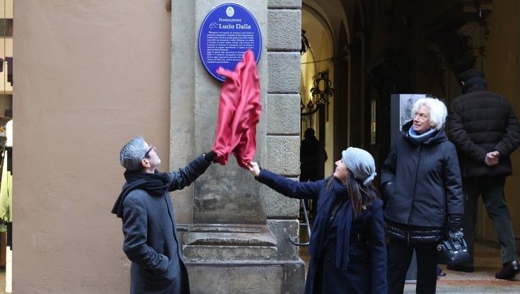 Dalla, piazza Grande? E' dove si affaccia la casa dove è nato il 4 marzo del 1943 