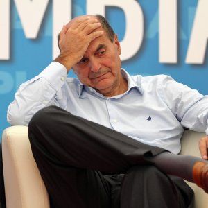 L'affondo di Bersani: "Renzi vuol costruire un partito centrista"