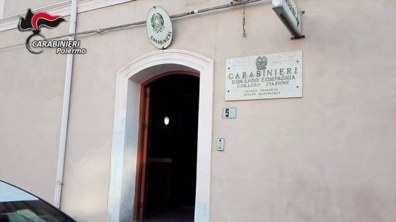 Rubavano mezzi meccanici in tutta la Sicilia, arrestati dai carabinieri