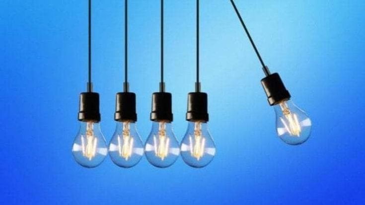 Bollette luce, che succede a chi chiede di tornare in tutela all’ultimo momento?