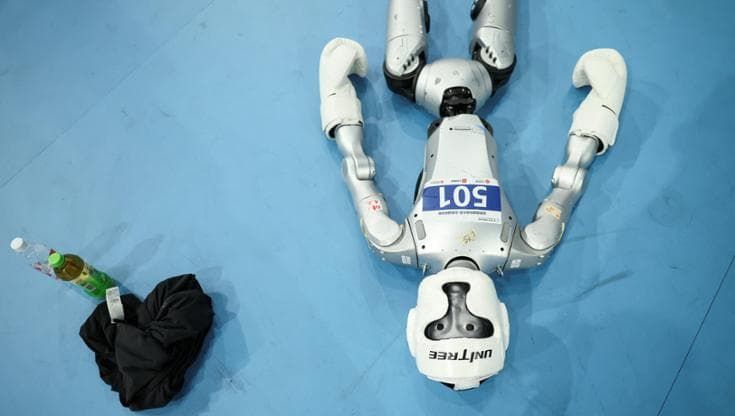 Unitree, il produttore cinese di robot umanoidi, ha perso il 45% in Borsa dopo l’IPO record