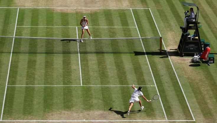 Rybakina regina di Wimbledon: Jabeur sconfitta in tre set. La cronaca della finale