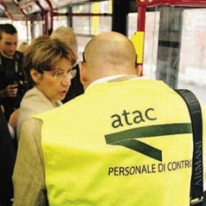 "Io, quadro d'azienda con laurea e master. Un'umiliazione verificare i biglietti"