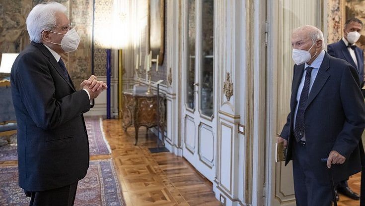 “Presidente, rimanga”: tra mail, lettere e appelli cresce il fronte per la riconferma di Mattarella al Colle