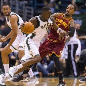Basket, Nba: Cleveland inciampa a Milwaukee, cadono anche Clippers e Spurs