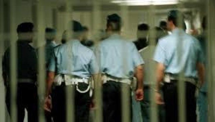 “Gli agenti mi picchiavano in infermeria e intanto il medico sorseggiava il suo caffè”