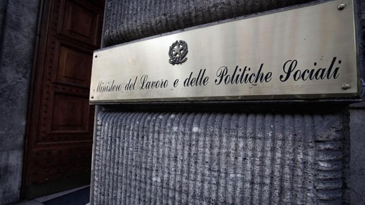 Il governo lascia i poveri senza piano né numeri