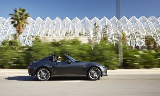 Mx-5 RF, arriva la Miata più lussuosa di sempre