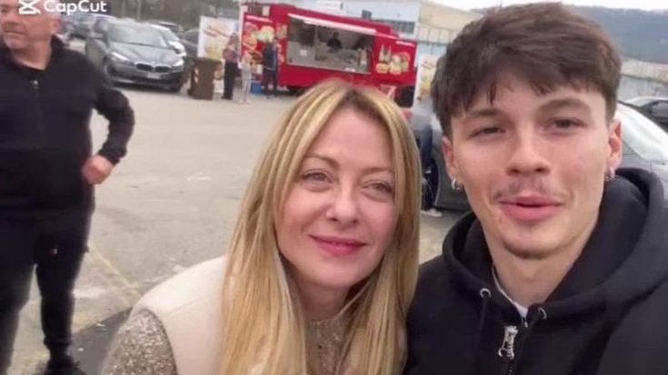 Filippo Moini, il 18enne del video con Giorgia Meloni: “Mi manda la sinistra? Quel no è spontaneo”