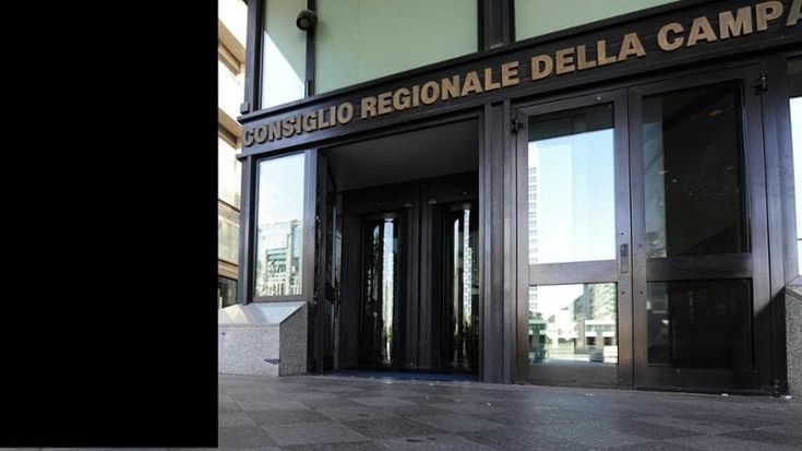 Consiglio regionale, portaborse e fedelissimi con gli stipendi d’oro