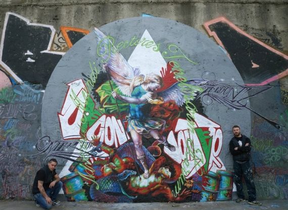 Milano, l'affresco del Seicento rivisitato dai writer: opere d'arte al posto dei graffiti 