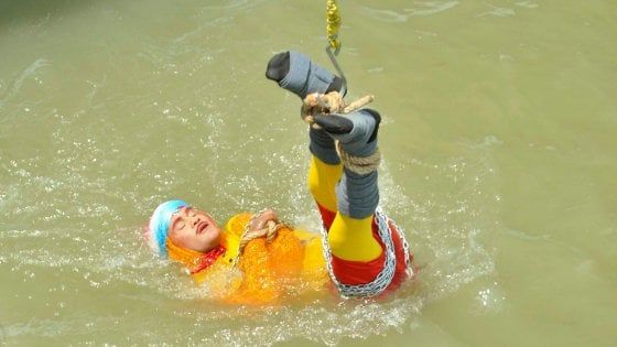 Scompare nel fiume il mago indiano Mandrake, voleva imitare il suo mito Houdini 