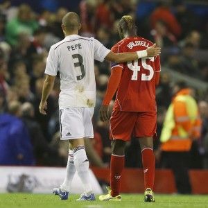 Scambia maglia con Pepe, poi litiga con una donna: Balotelli sotto accusa