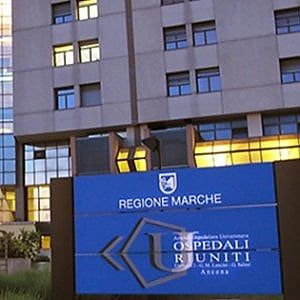 Otite affrontata con l'omeopatia, bimbo di 7 anni in coma