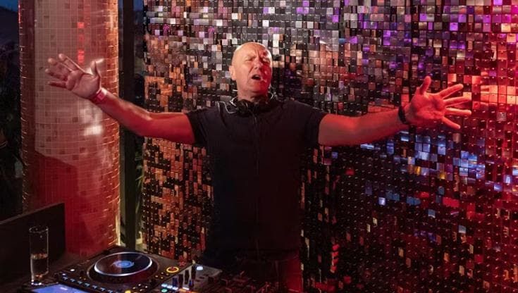 Flip, il festival censurato trasloca a Casalnuovo: "benedetto" dal papà di Trainspotting e Baricco