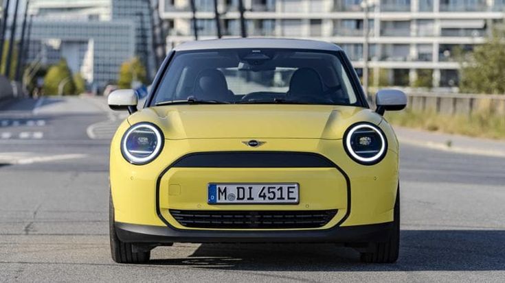 Mini Cooper elettrica da 400 km di autonomia. Cambia tutto ma non lo spirito